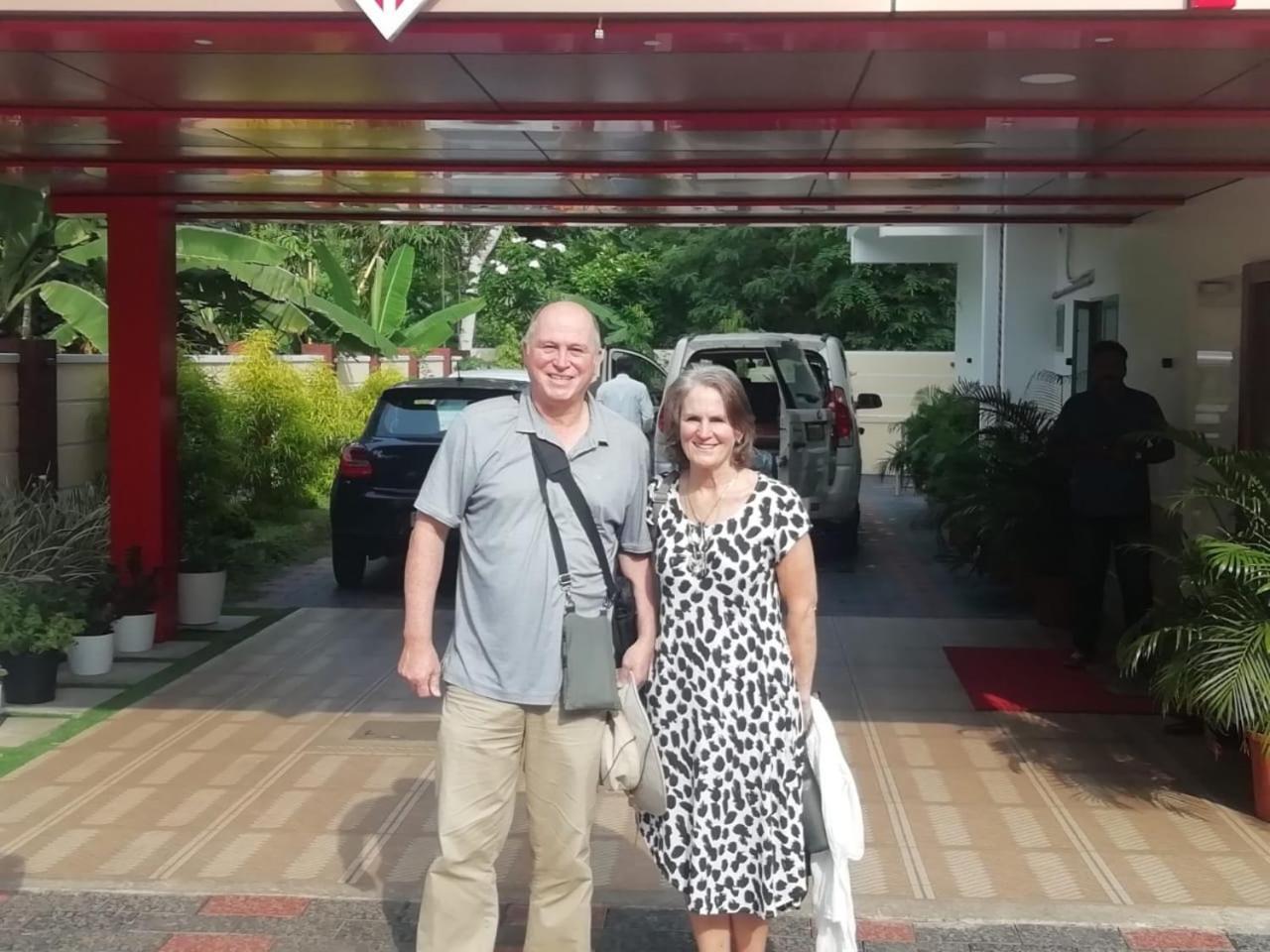 Marina Suites Airport Hotel Kochi Exterior photo